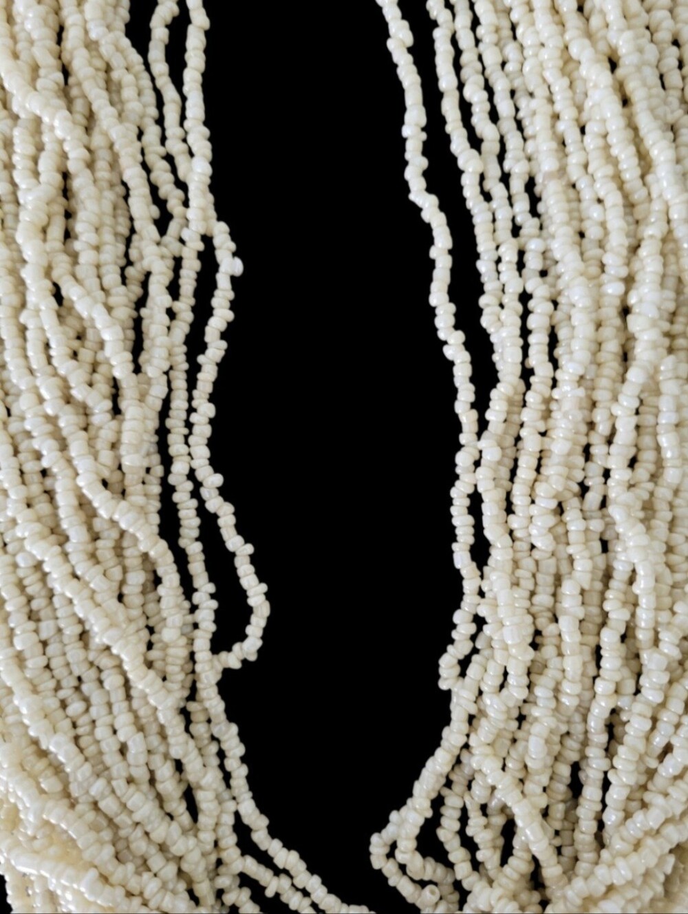 Vintage Multi-Strand Bone Colored Seed Bead Necklace - Excellent Condition - Picture 4 of 4